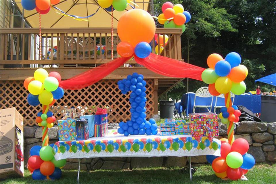 Colorful Party Balloons by Triki Fun