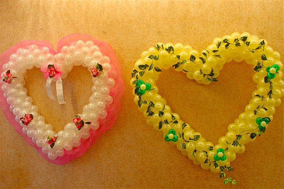 Balloon Hearts Decor by Triki Fun
