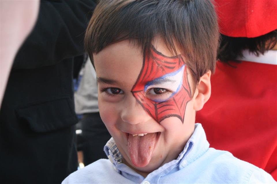 Spider eye face painting Triki Fun